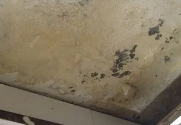 二连浩特阳台漏水维修公司分享下二连浩特卫生间渗水维修需要注意哪些问题。