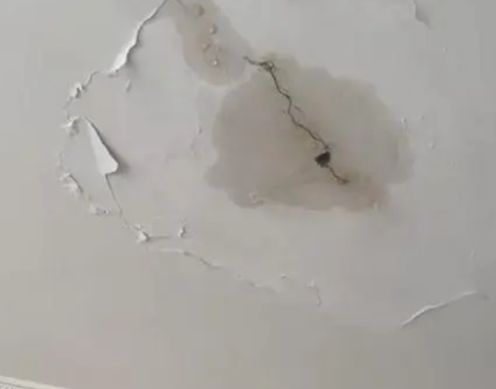 二连浩特阳台漏水维修公司分享下屋面防水工程质量问题原因分析